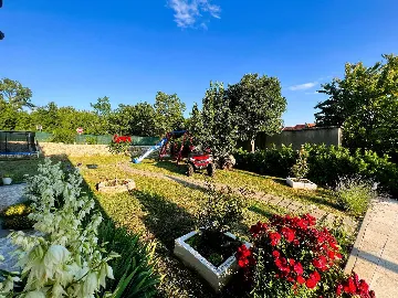 Family Villa with Private Pool in Cista Provo