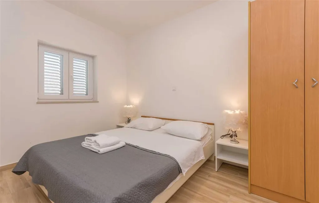 Apartment in Turanj for 4 Guests with Seaview Terrace