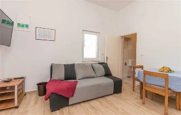 Apartment in Turanj for 4 Guests with Seaview Terrace