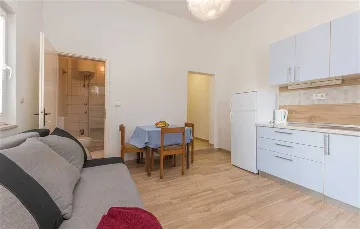 Apartment in Turanj for 4 Guests with Seaview Terrace