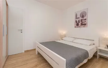 Turanj Apartment 20 Meters to the Sea