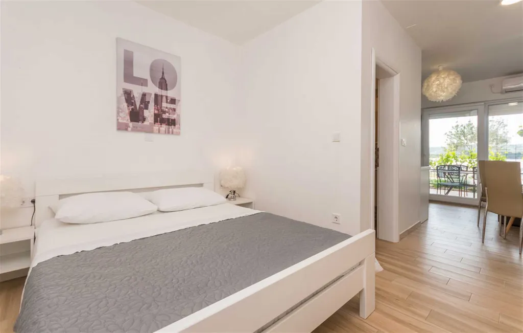 Turanj Apartment 20 Meters to the Sea