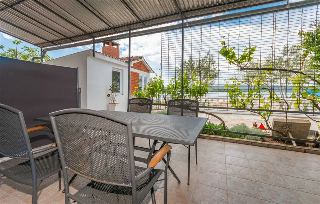 Turanj Apartment 20 Meters to the Sea