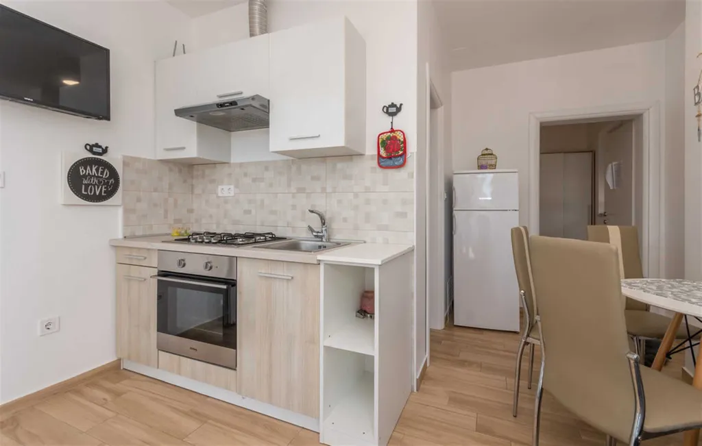 Studio Apartment Near the Sea in Turanj