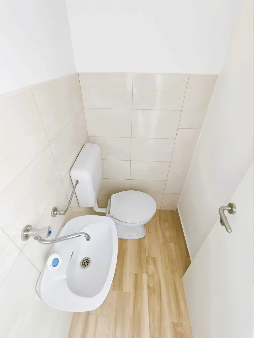 Turanj 2-Bedroom Apartment Sleeps 4 Near the Sea