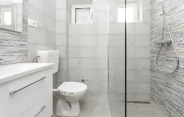 Turanj 1-Bedroom Apartment, 20 m from the Sea