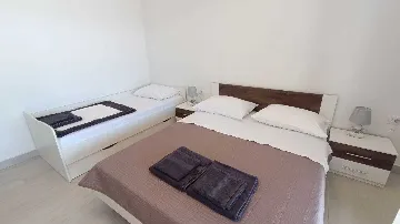 Turanj 1-Bedroom Apartment, 20 m from the Sea