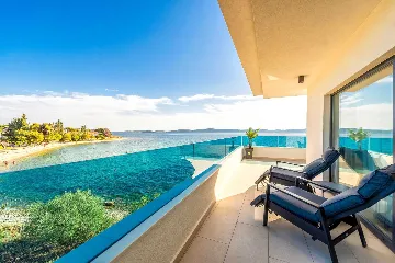 Bibinje Penthouse Apartment for 7 Guests