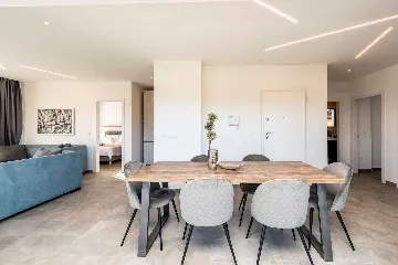 Bibinje Penthouse Apartment for 7 Guests