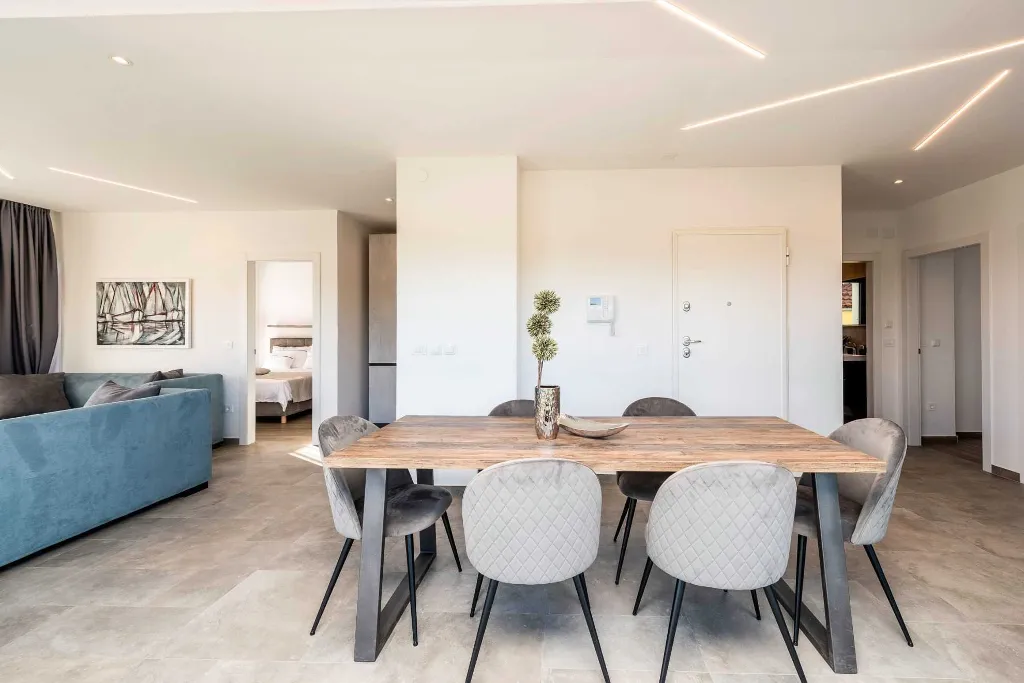 Bibinje Penthouse Apartment for 7 Guests