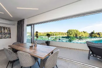 Bibinje Penthouse Apartment for 7 Guests