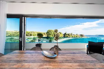 Bibinje Penthouse Apartment for 7 Guests