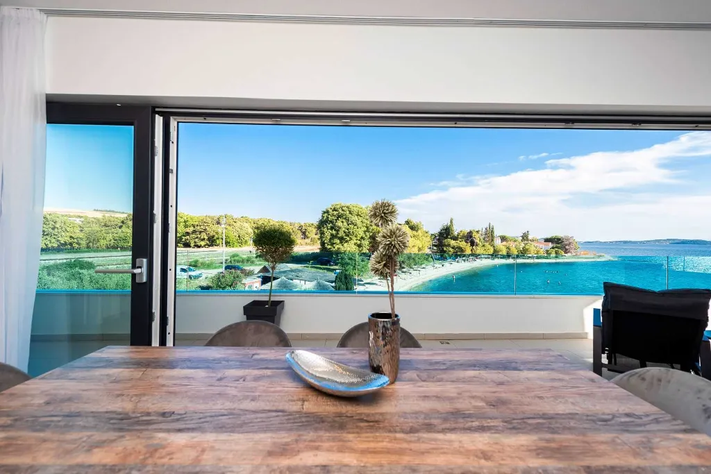 Bibinje Penthouse Apartment for 7 Guests
