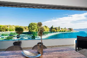 Bibinje Penthouse Apartment for 7 Guests