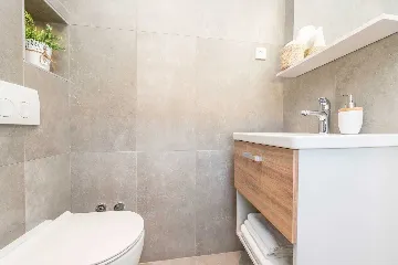 Bibinje Penthouse Apartment for 7 Guests