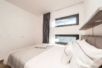 Bibinje Penthouse Apartment for 7 Guests