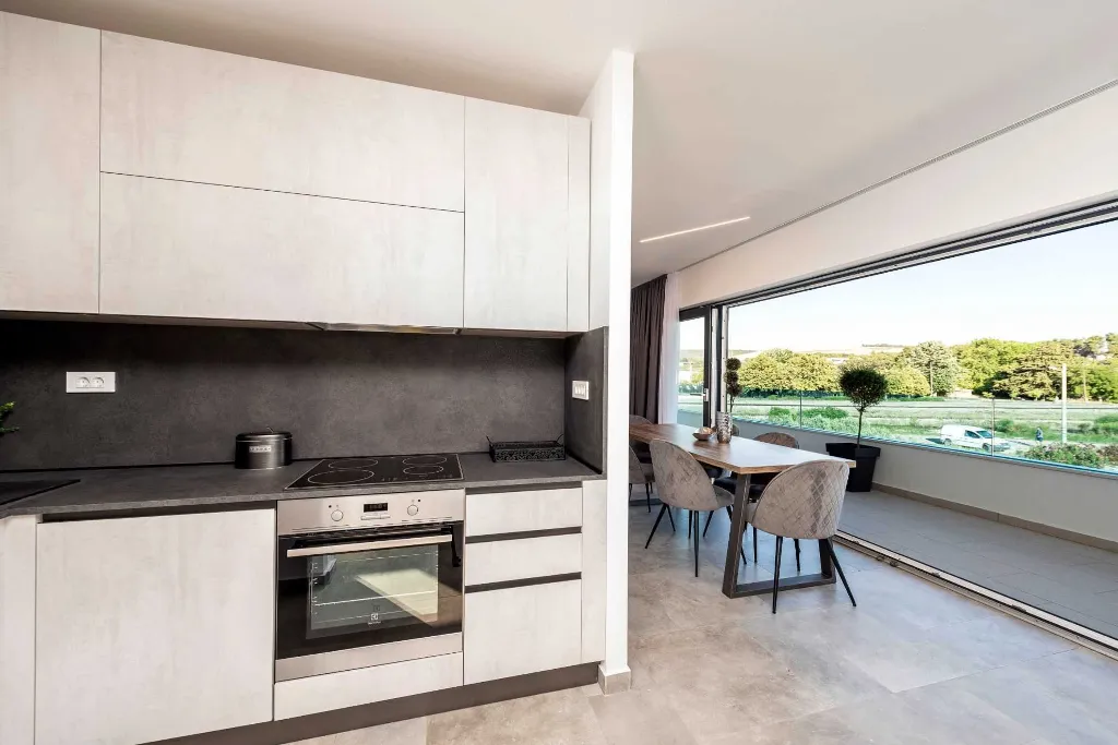 Bibinje Penthouse Apartment for 7 Guests