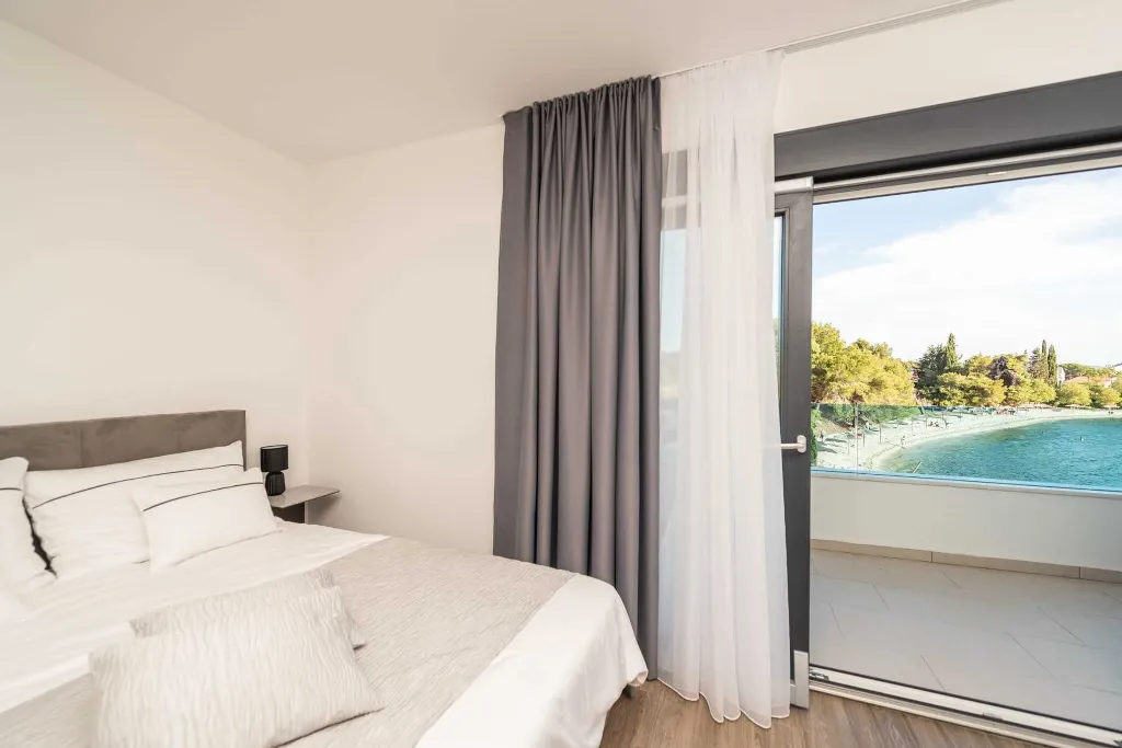 Bibinje Penthouse Apartment for 7 Guests