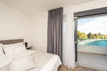 Bibinje Penthouse Apartment for 7 Guests