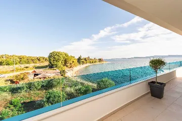 Bibinje Penthouse Apartment for 7 Guests