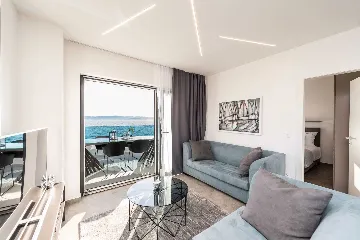 Bibinje Penthouse Apartment for 7 Guests