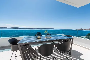 Bibinje Penthouse Apartment for 7 Guests