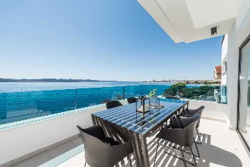 Bibinje Penthouse Apartment for 7 Guests