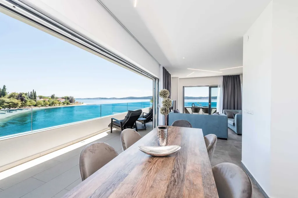 Bibinje Penthouse Apartment for 7 Guests