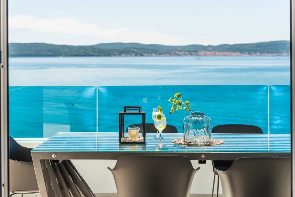 Bibinje Penthouse Apartment for 7 Guests