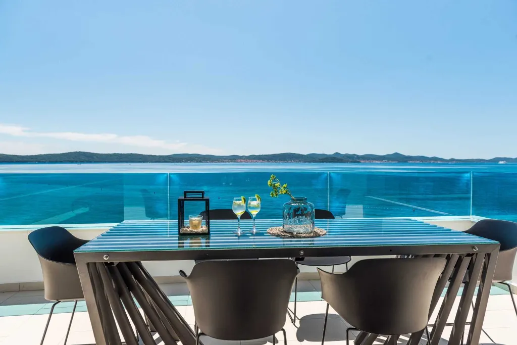 Bibinje Penthouse Apartment for 7 Guests