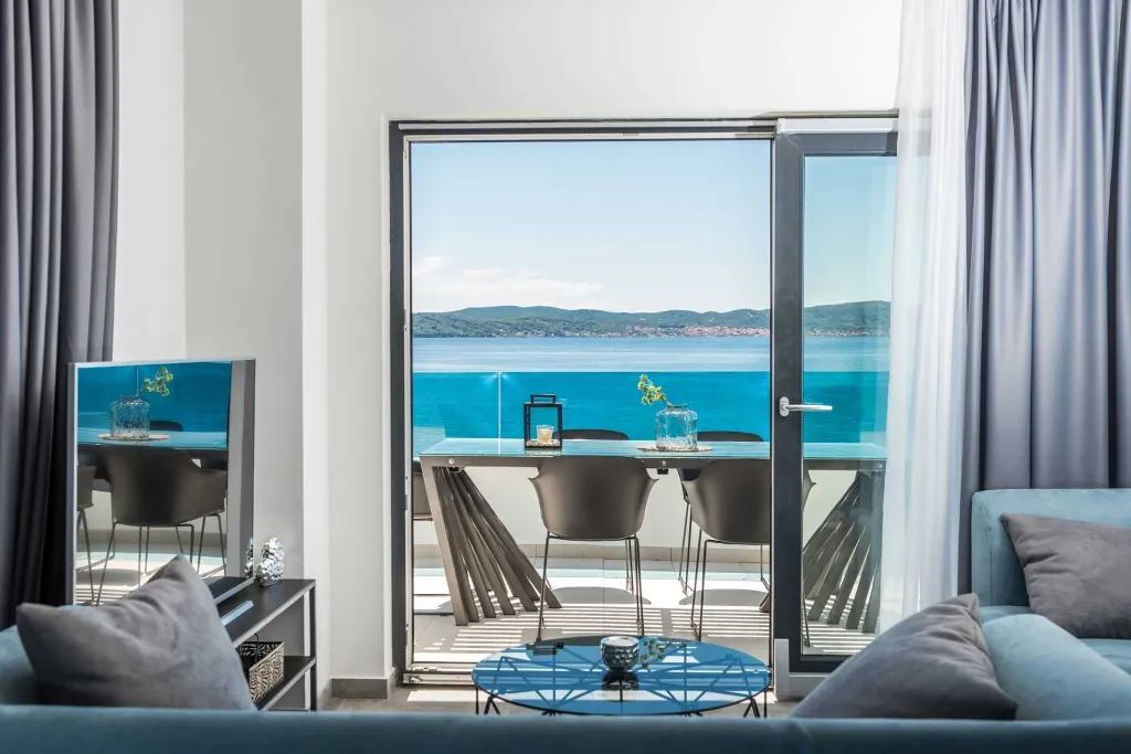 Bibinje Penthouse Apartment for 7 Guests