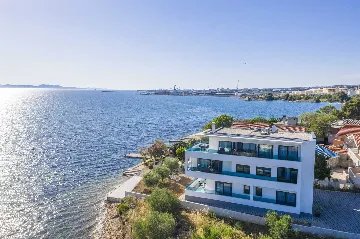 Bibinje Penthouse Apartment for 7 Guests