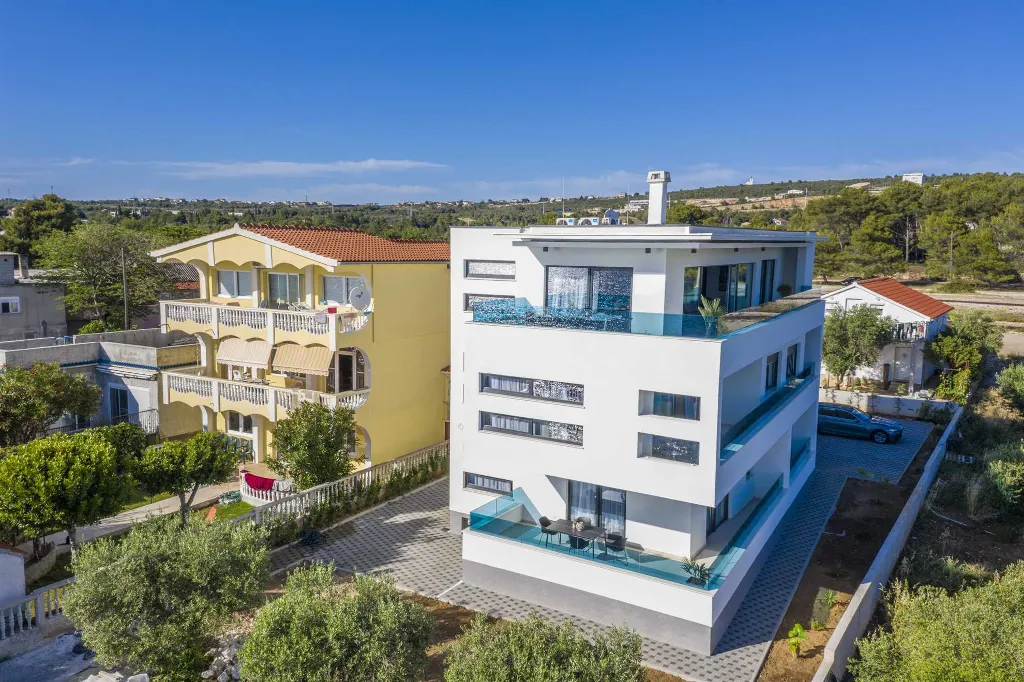 Bibinje Penthouse Apartment for 7 Guests