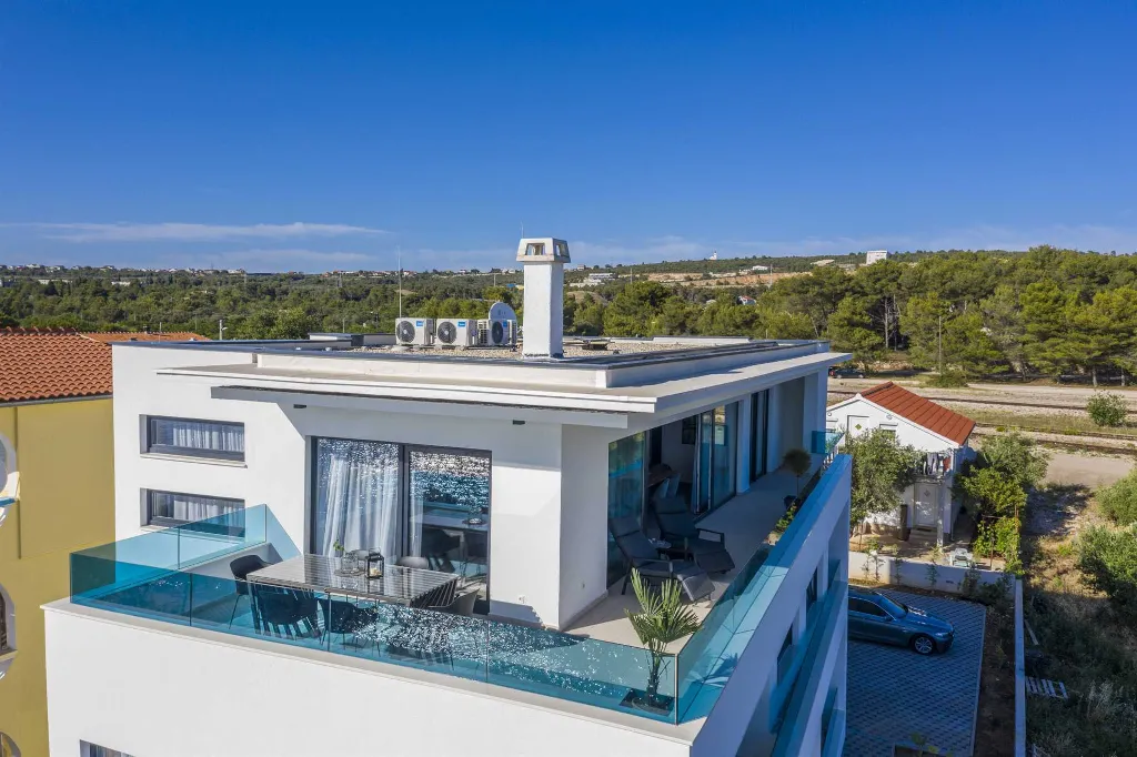 Bibinje Penthouse Apartment for 7 Guests