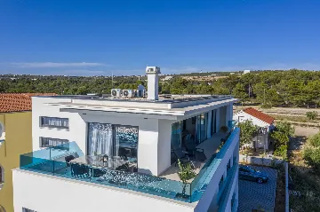 Bibinje Penthouse Apartment for 7 Guests