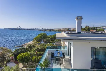 Bibinje Penthouse Apartment for 7 Guests