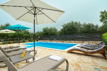 Čitluk 4-Bedroom Villa with Swimming Pool