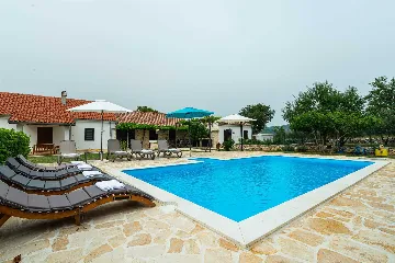 Čitluk 4-Bedroom Villa with Swimming Pool