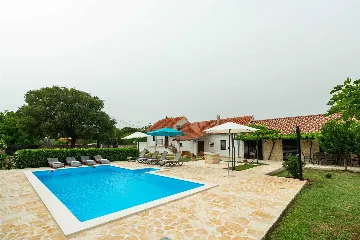 Čitluk 4-Bedroom Villa with Swimming Pool