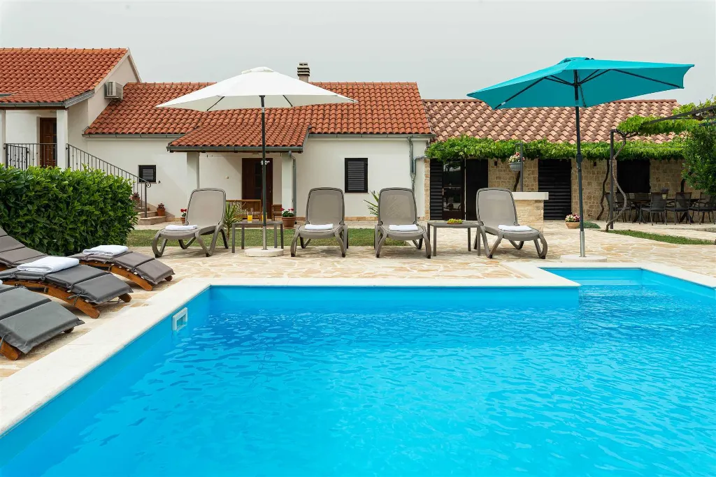 Čitluk 4-Bedroom Villa with Swimming Pool