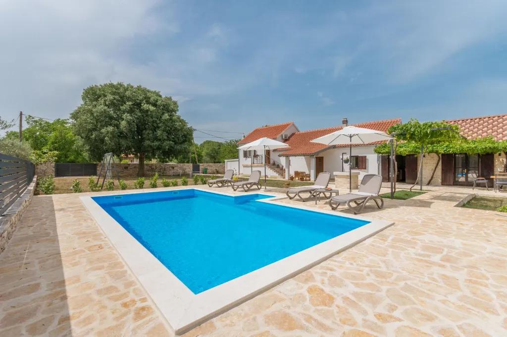 Čitluk 4-Bedroom Villa with Swimming Pool