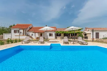 Čitluk 4-Bedroom Villa with Swimming Pool