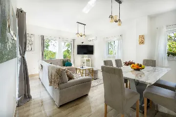 Modern Villa for 6 Guests in Lovreć with Outdoor Pool