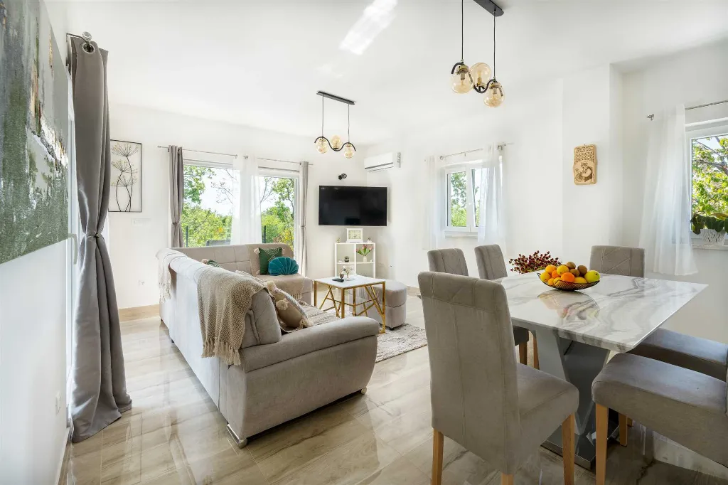 Modern Villa for 6 Guests in Lovreć with Outdoor Pool
