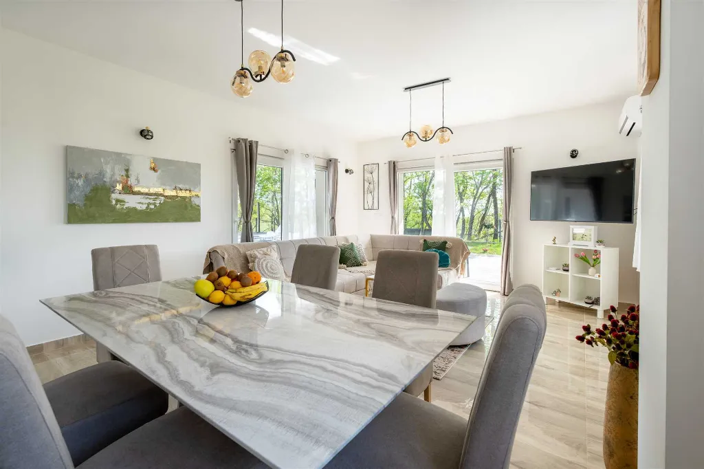 Modern Villa for 6 Guests in Lovreć with Outdoor Pool