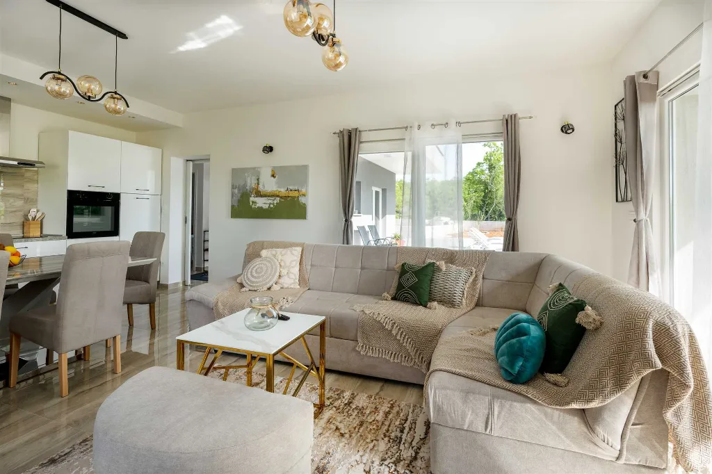 Modern Villa for 6 Guests in Lovreć with Outdoor Pool