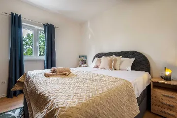 Modern Villa for 6 Guests in Lovreć with Outdoor Pool