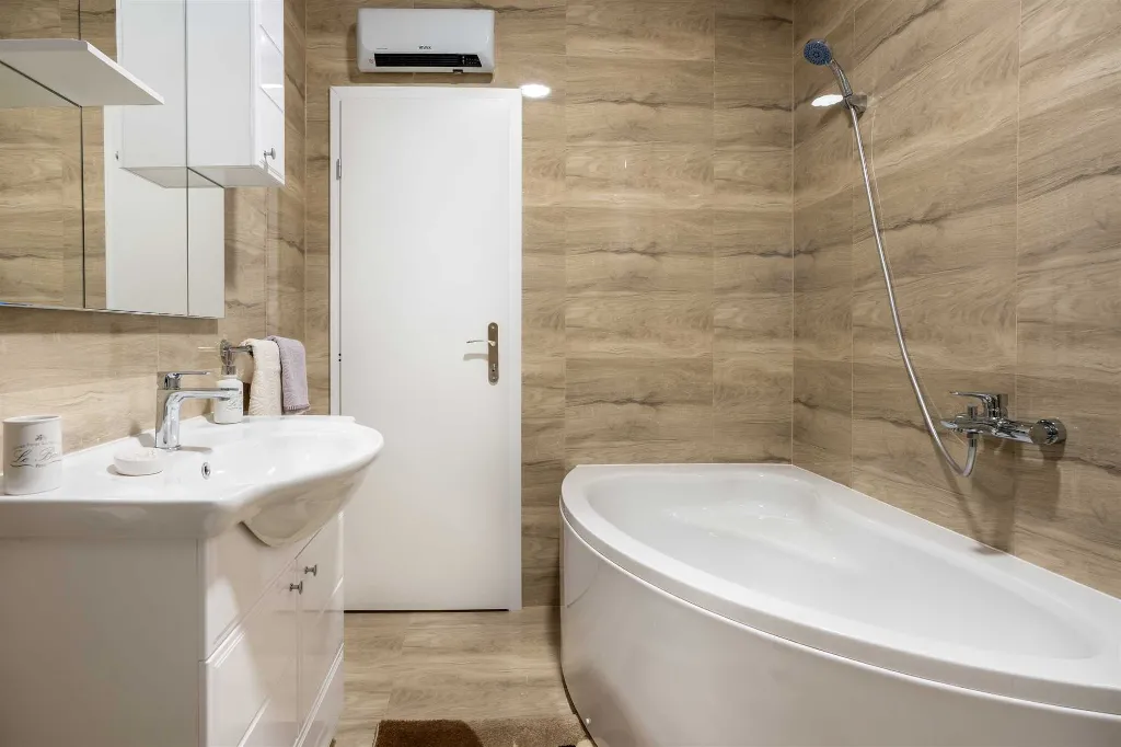 Modern Villa for 6 Guests in Lovreć with Outdoor Pool