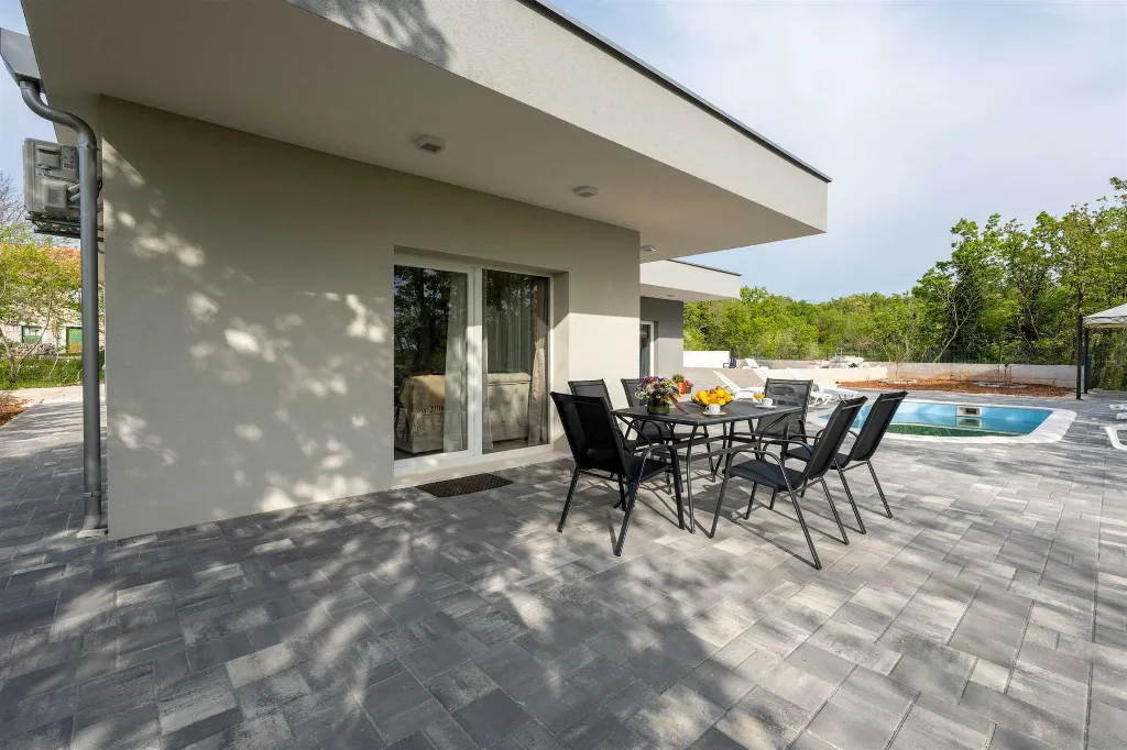 Modern Villa for 6 Guests in Lovreć with Outdoor Pool