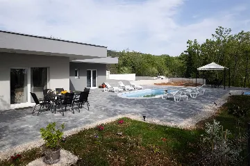Modern Villa for 6 Guests in Lovreć with Outdoor Pool
